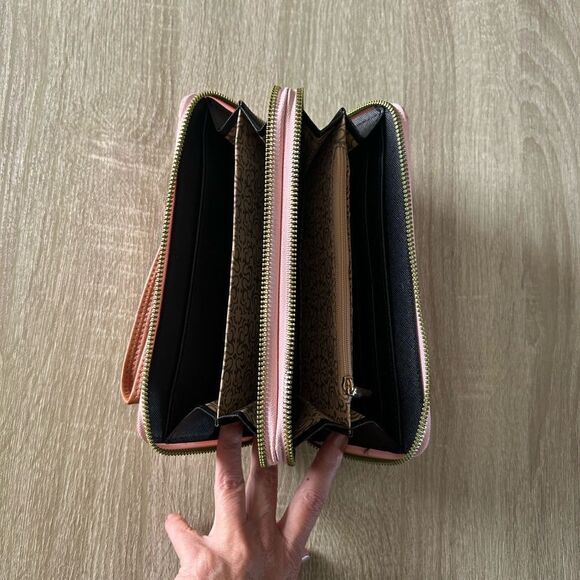 NWOT … Floral Wristlet Wallet - Picture 3 of 3